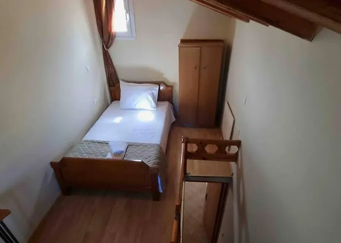“marko's Center Beautiful House”