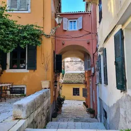 “marko's Center Beautiful House”